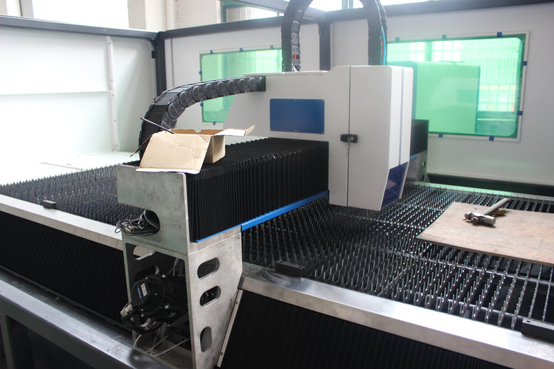 „IPG 700w“ lakštinio metalo lazerinio pjovimo staklės Kinijos gamintojas